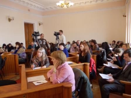 Кругий стіл: Реформування системи надання адміністративних послуг – пріоритетне завдання органів влади